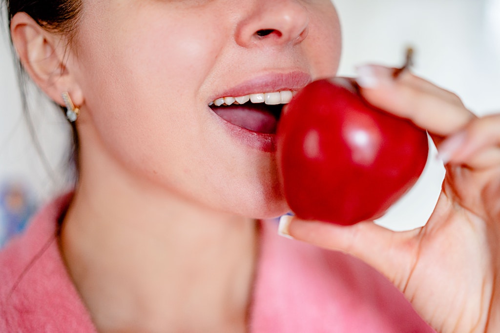How Long After Dental Implants Can I Eat Normally